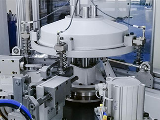 ���h(hu��n)�ڶ๤λ�D(zhu��n)�_(t��i)�đ�(y��ng)��